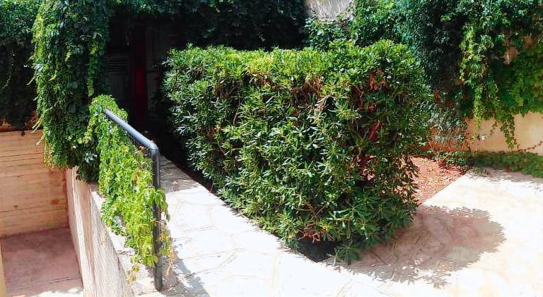 Holiday apartment with terrace & garden — photo 2