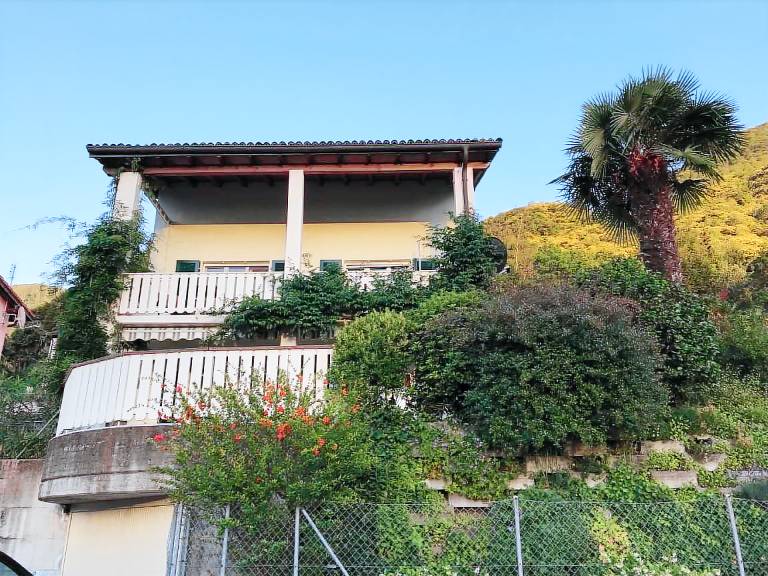 Fully equipped pleasant vacation home with yard, barbeque & hot tub | Sea view | Pets allowed — photo 4