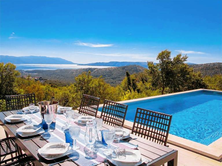 Fully equipped house with sauna, terrace & private pool | Pets allowed — photo 2