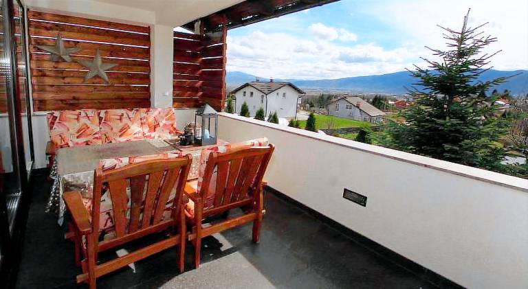 Rental apartment with hot tub & pool — photo 5