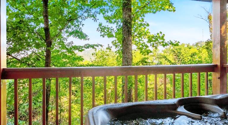 House with jacuzzi — photo 4