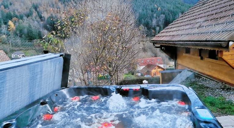 Spacious chalet with jacuzzi | Pets are welcome — photo 5