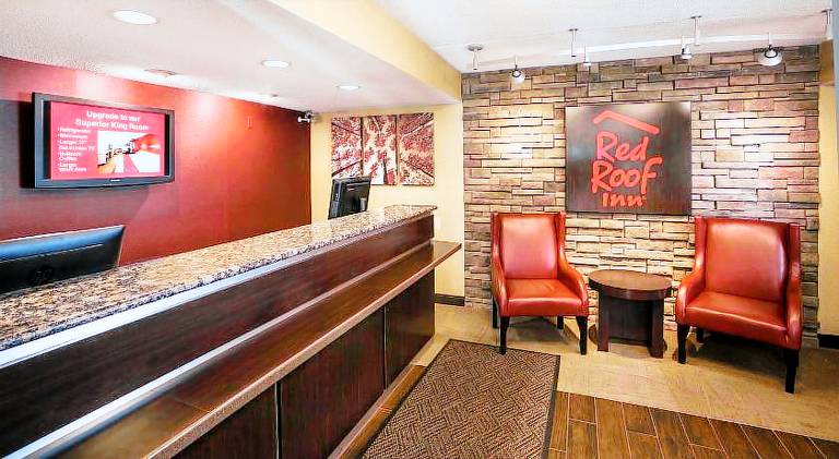 Red Roof Inn Utica — photo 2