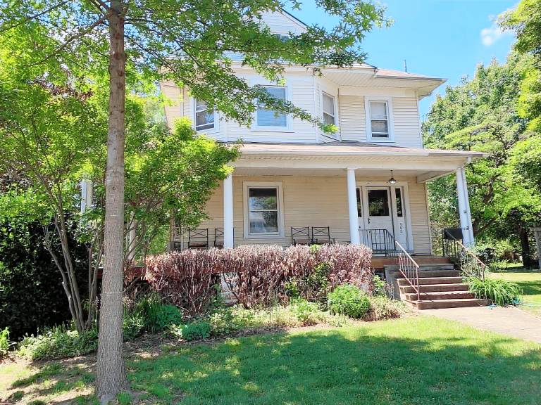 Farmhouse  Arlington
