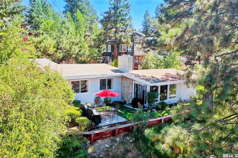 House Zephyr Cove