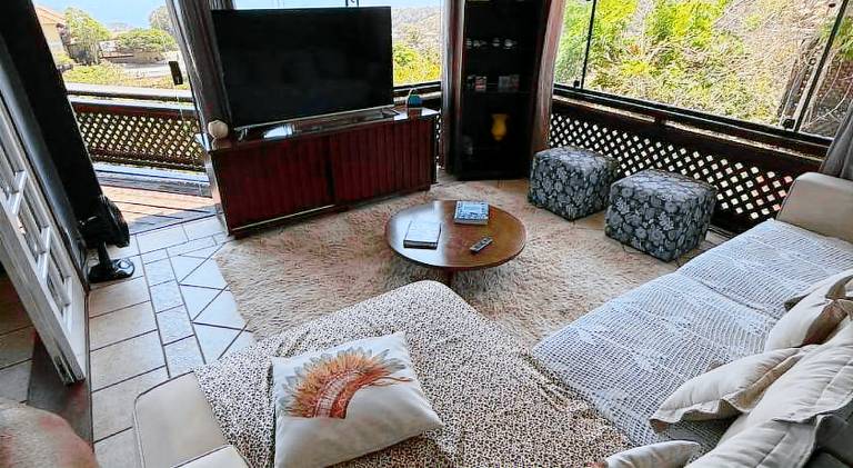 Vacation home with pool — photo 2