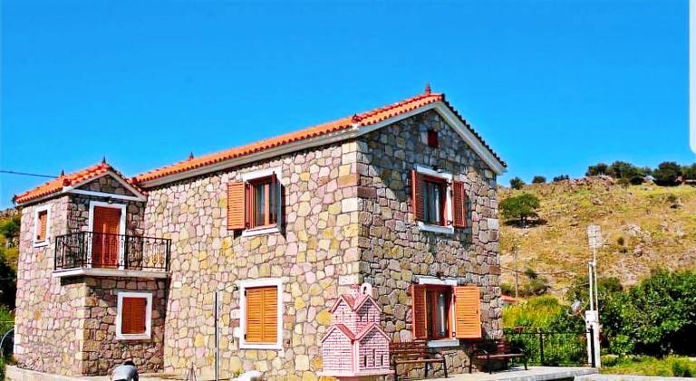 Rental apartment with garden in Lesvos
