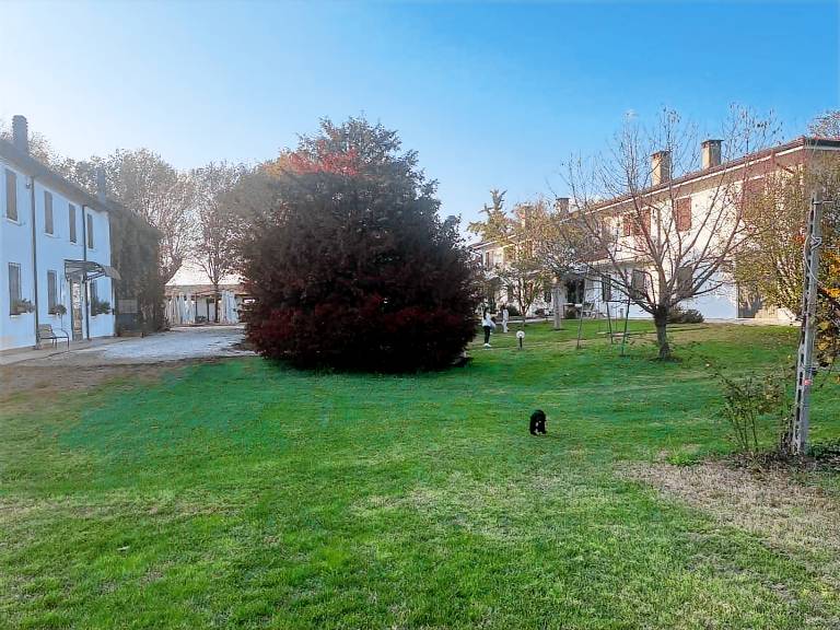 Apartment 'Agriturismo Carne Sicura' with Private Garden, Wi-Fi and Air Conditioning in Mantua