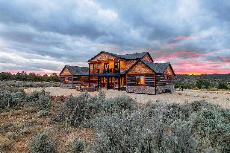 Sage Meadow Retreat Private hot tub Zion NP