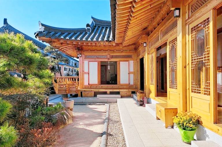 Wiyeonjae Hanok Stay