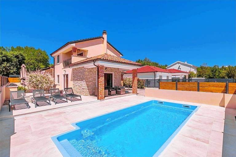 Casa Pinezići