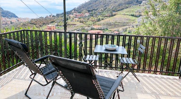 House with patio, garden & barbeque in Levanto