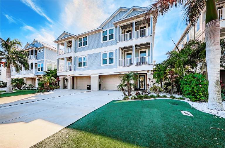 House  North Redington Beach