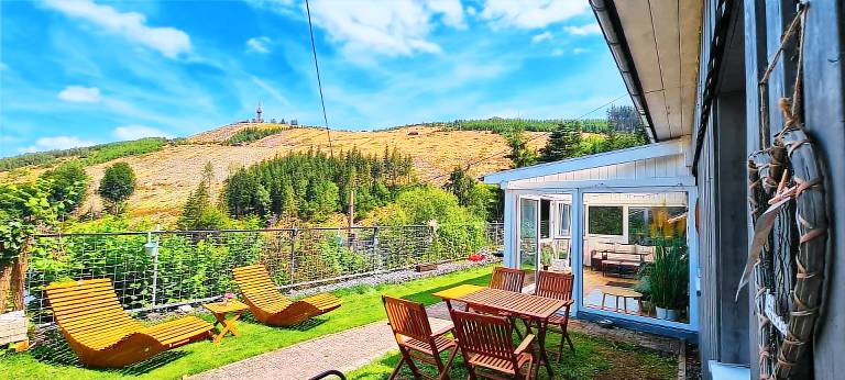 Child-friendly beautiful bungalow with terrace, BBQ & fast internet | Garden view | Good for workation | Dogs allowed in Arnsberg