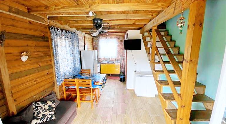 Lodge with BBQ, pool & garden | Pets allowed — photo 5