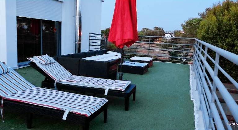 Villa with pool — photo 4
