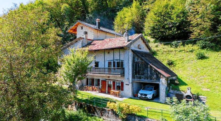 Chalet with barbeque, garden & terrace | Pets are welcome in Belluno
