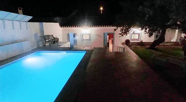 House with pool — photo 5