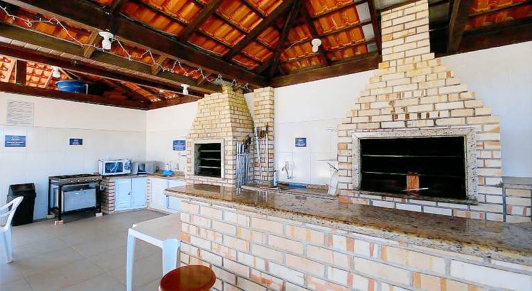 Apartment with pool — photo 4