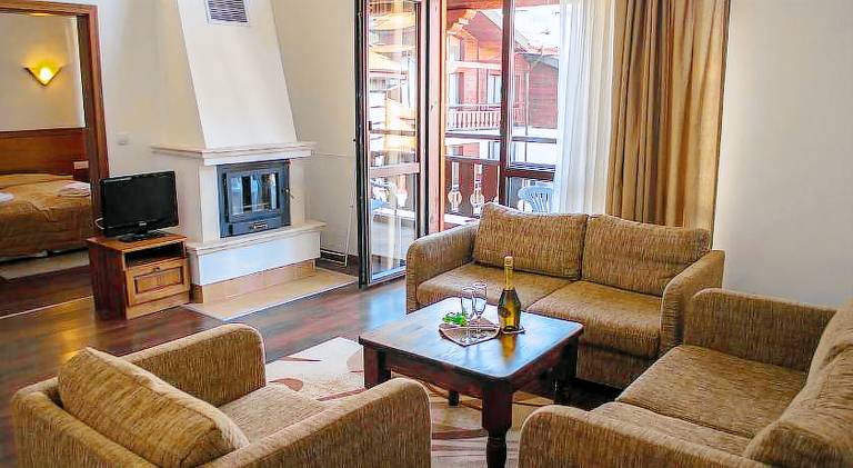 Serviced apartment with patio, garden & sauna | Next to the ski | Pets allowed — photo 2