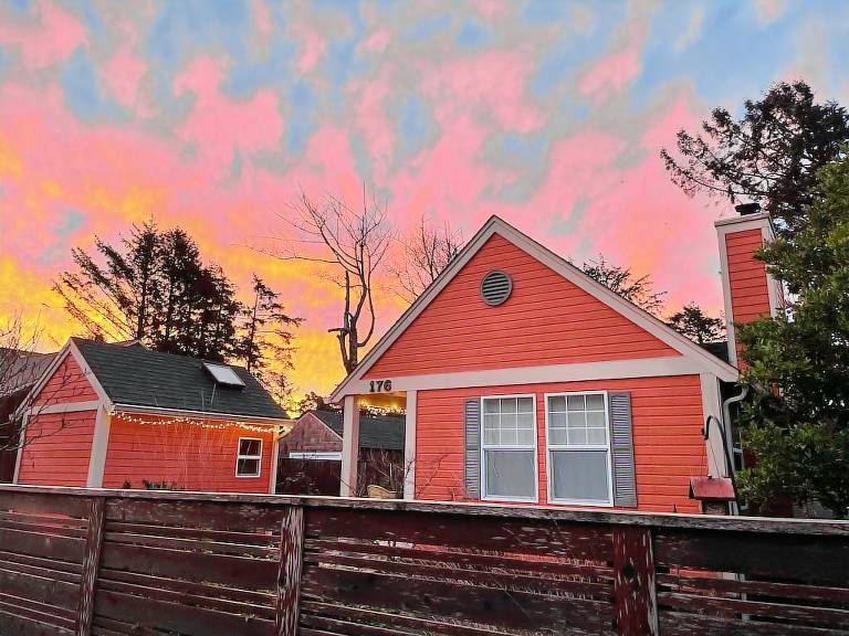 Cabin  Manzanita