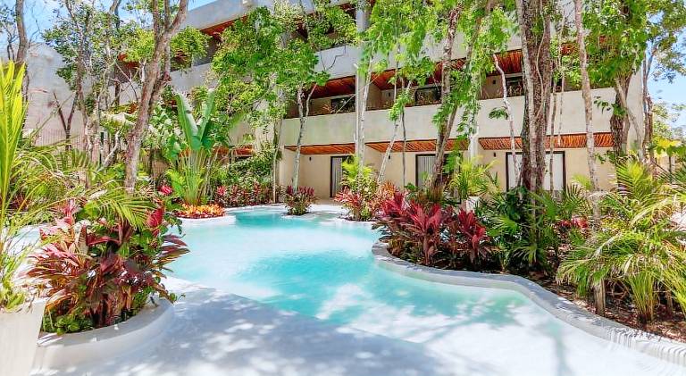 Apartment with pool in Tulum