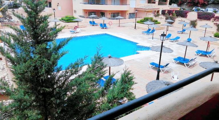 Fully equipped beautiful holiday apartment with jacuzzi, patio & pool | Suitable for remote work | Pet-friendly — photo 4