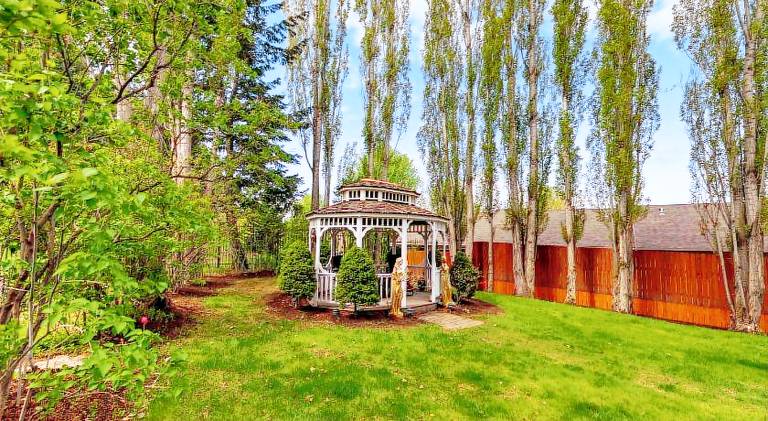The Gibson Mansion — photo 4