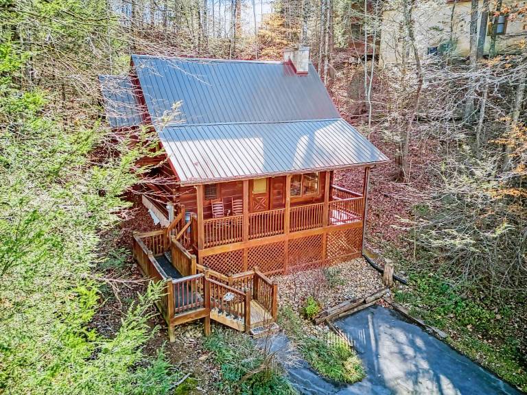 Family-oriented cabin with pool, barbecue & hot tub | Mountain view | Dogs allowed — photo 2