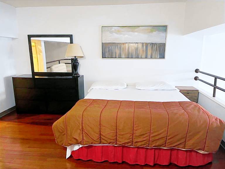 Full loft apartment near Omni Hotel — photo 2