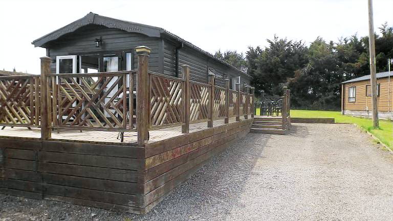 Two bedroom timber lodge, Avonvale Holiday Lodges — photo 2
