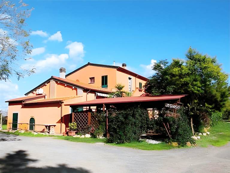 Farm with pool, patio & yard in Rosignano Marittimo