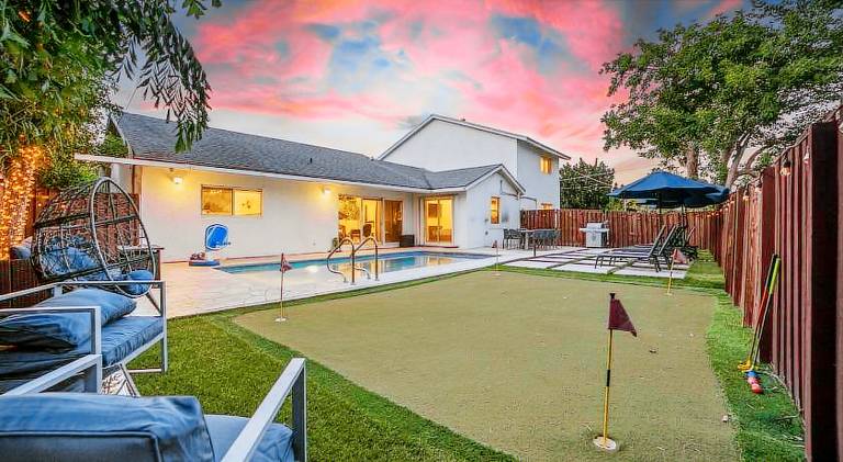 Vacation home with pool | Pets allowed in Deerfield Beach, FL