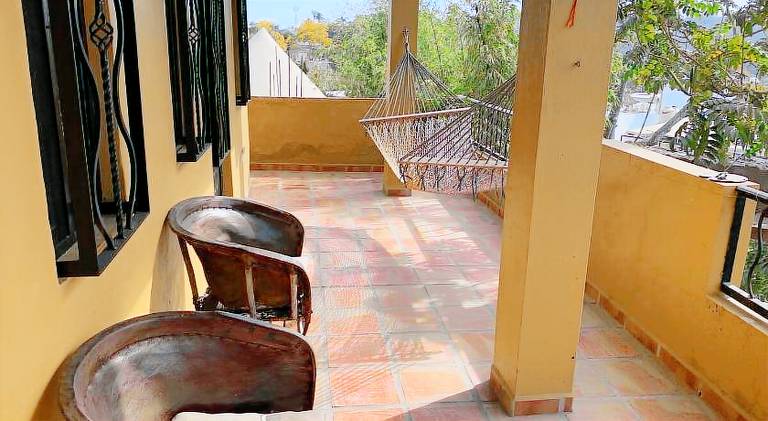House with pool | Pets allowed — photo 4