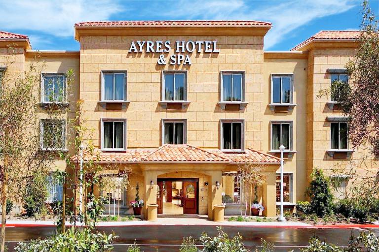Ayres Hotel & Spa Mission Viejo – Lake Forest in Foothill Ranch, CA