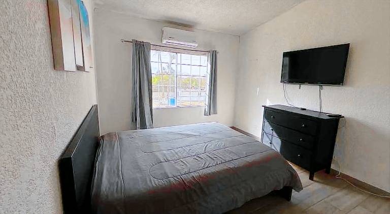 Lovely serviced apartment with terrace, BBQ & pool | Close to the beach | Pets are welcome — photo 2