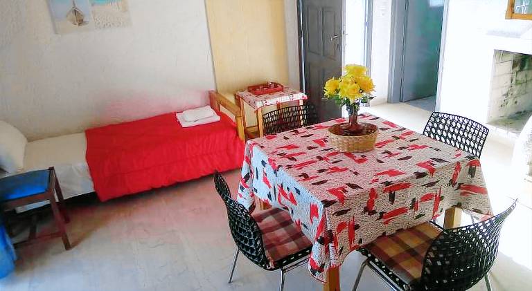 Holiday apartment with yard, pool & patio | Dogs allowed — photo 5