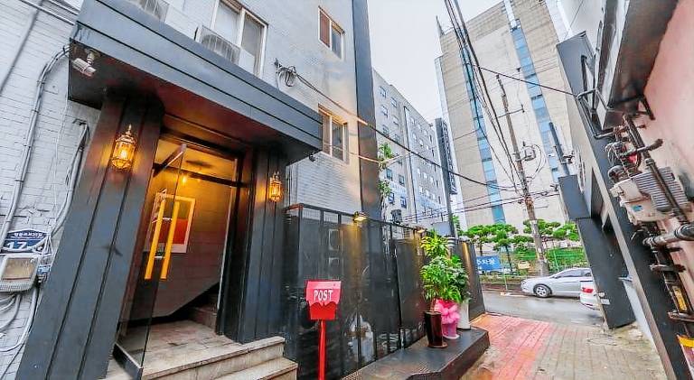 HIVE Hotel - formerly Hotel YOLO — photo 2