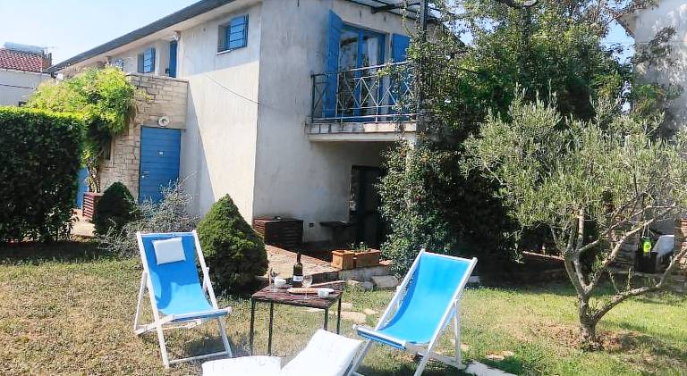 Vacation home with grill, terrace & yard | Perfect for remote work | Pets allowed — photo 3