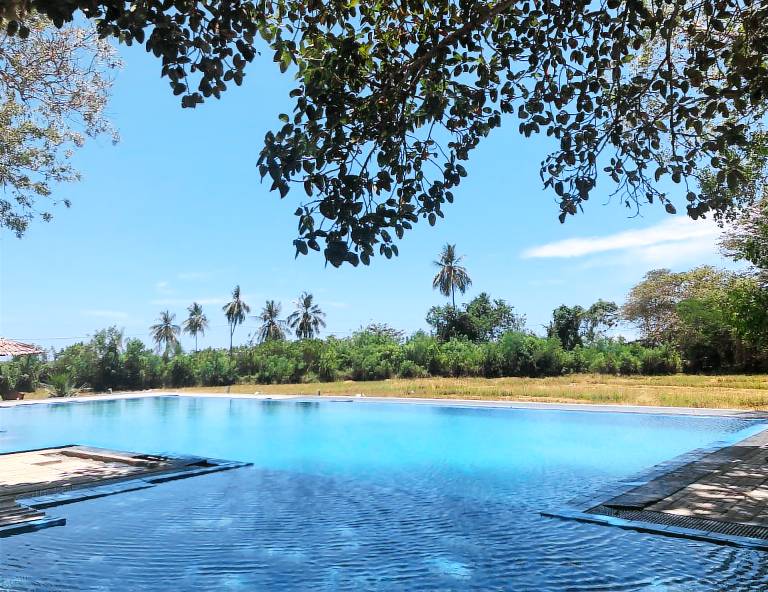 Holiday apartment with jacuzzi, yard & pool | Water view | Good for workation in Thissamaharama