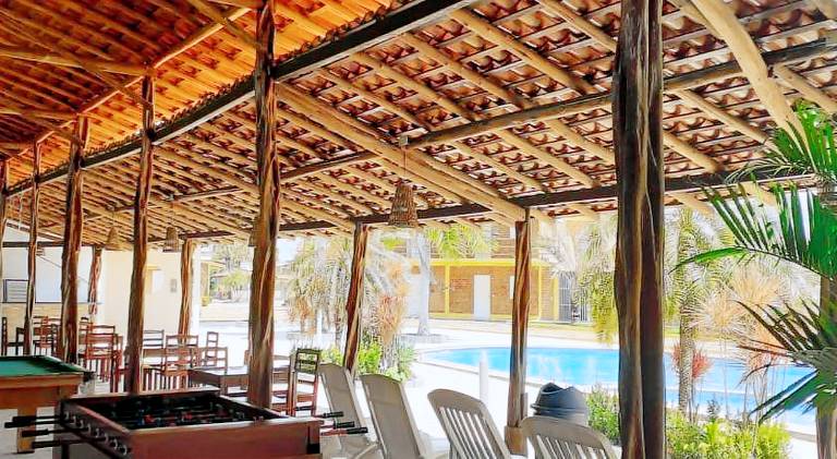 Lodge with garden, pool & terrace — photo 4