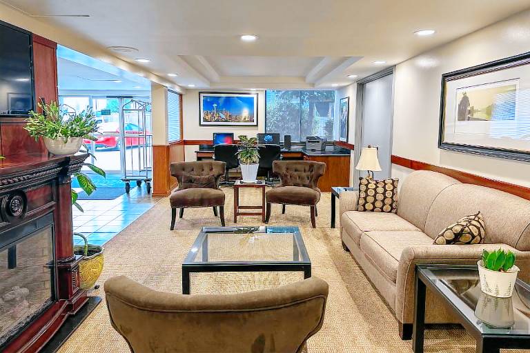 Quality Inn & Suites Everett — photo 2