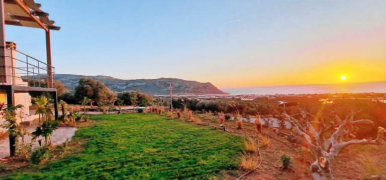 House Lefki