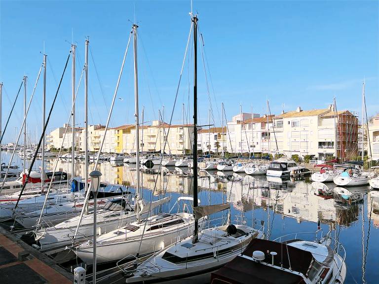 Studio with 1 room for 4 persons in Agde