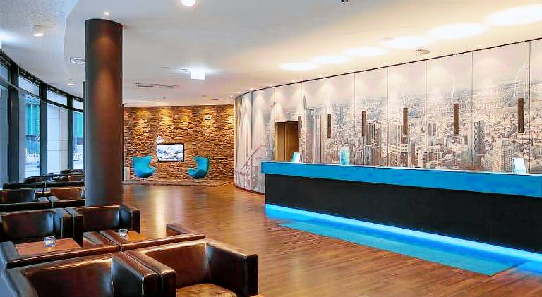 Motel One Frankfurt Messe — photo 3