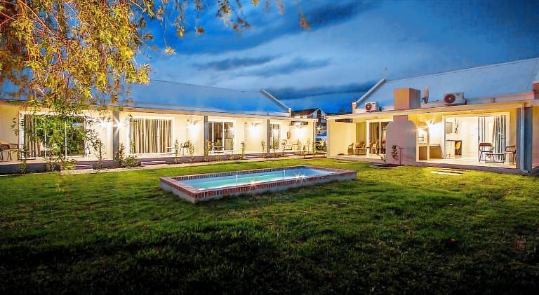 House with barbecue, pool & garden in Oudtshoorn