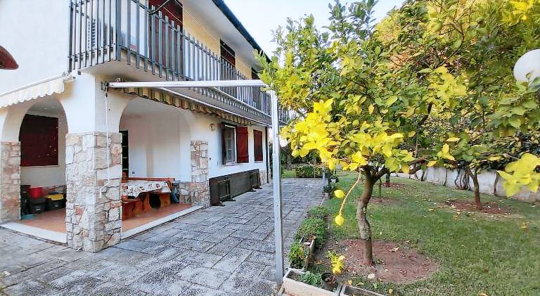 Villa with 3 rooms for 10 persons — photo 3