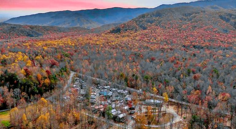 1BR Cabin in the Smokies Close to Gatlinburg — photo 5
