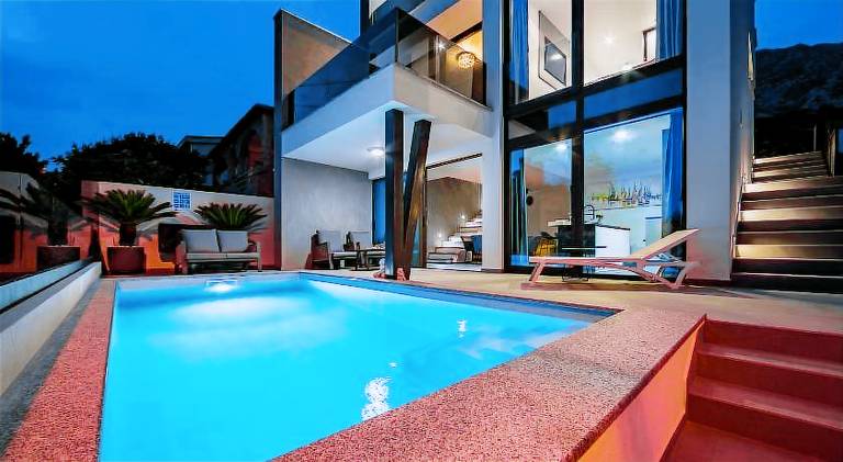 Beautiful villa with jacuzzi & pool | Dogs allowed — photo 5