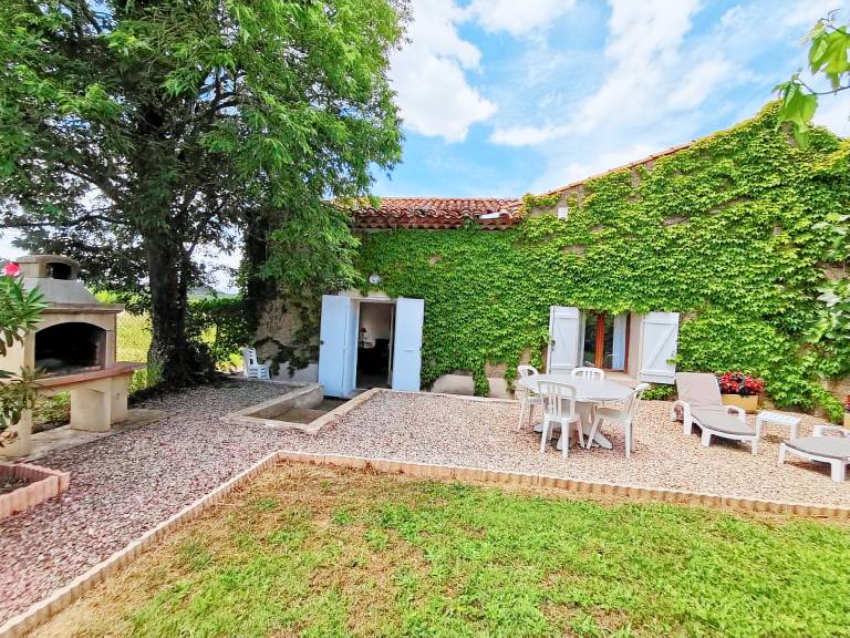 Lovely gite with yard, barbeque & patio | Pets are welcome — photo 5